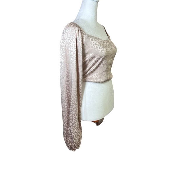 LE LIS Collection Crop Backless Peasant Top Champagne Balloon Sleeve Size Large - Picture 2 of 7